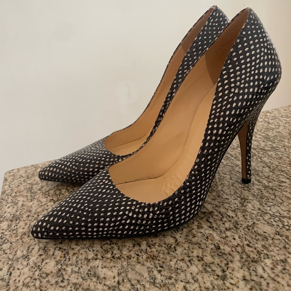 Kate Spade - Black and White Reptile Embossed Pointed Toe Pumps Size 8